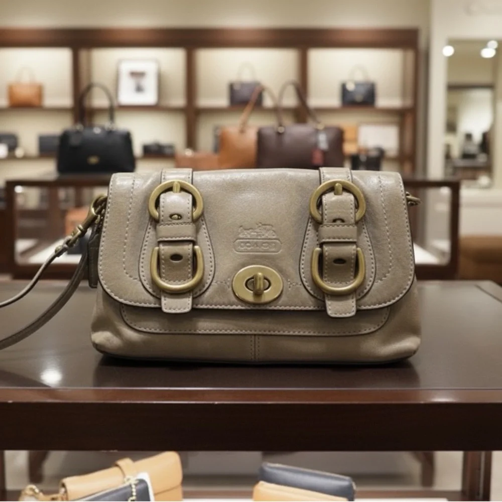 🌟 Coach Legacy 65th Anniversary Garcia Wristlet - Patent Grey 🌟 - Picture 1 of 11